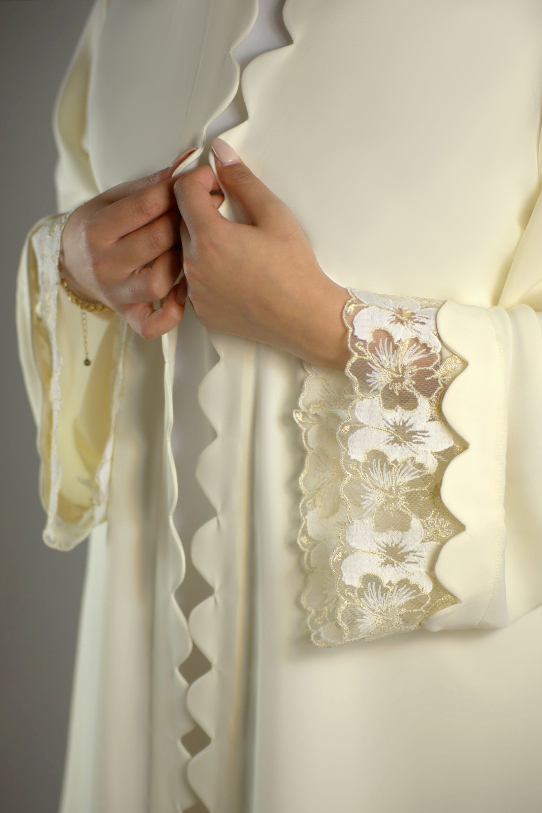 Jamilla Creamy Abaya Set