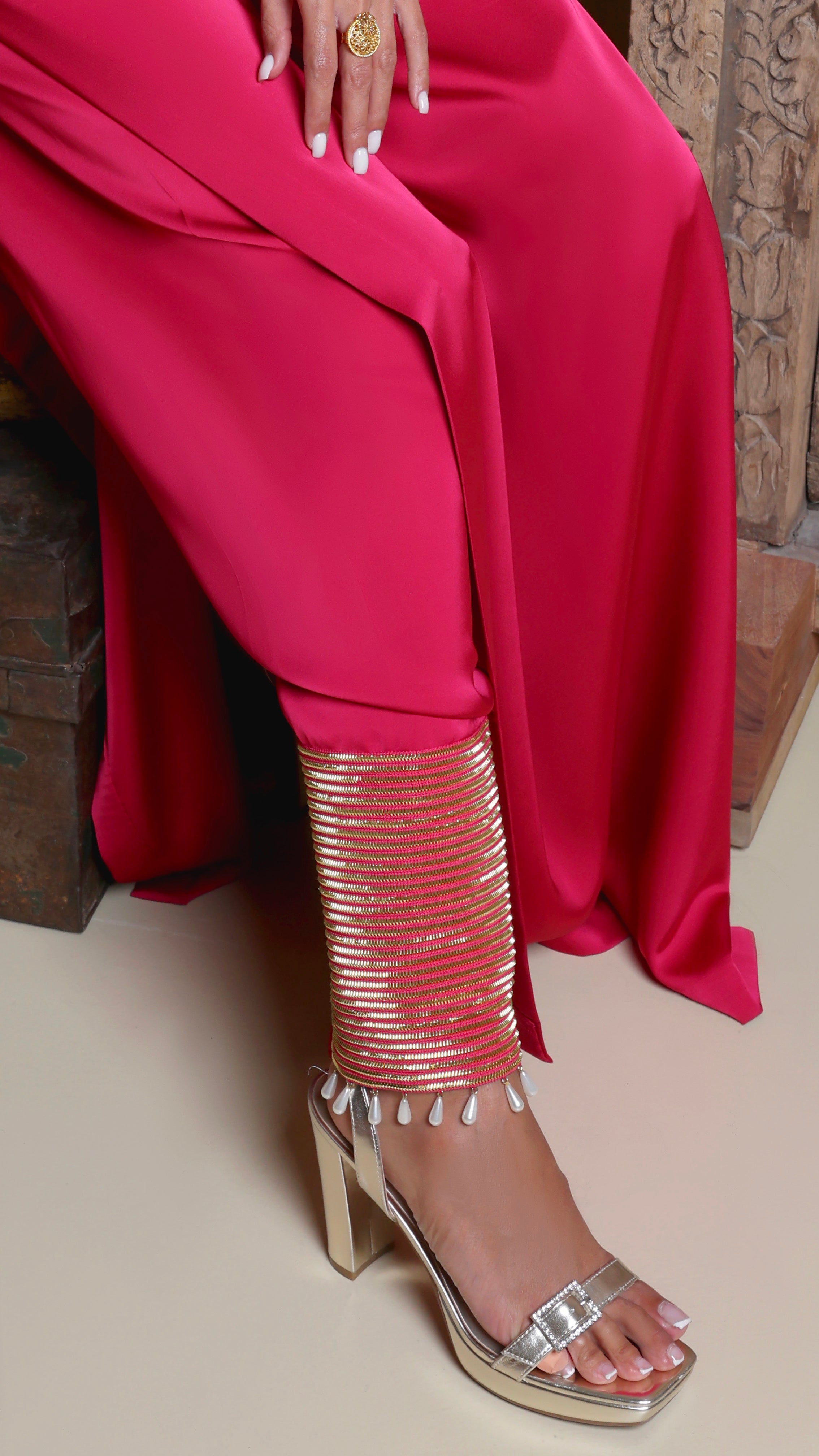 Rana Red Mkhawar Kaftan - Dress with Pants and Shella with Floral Embroidery