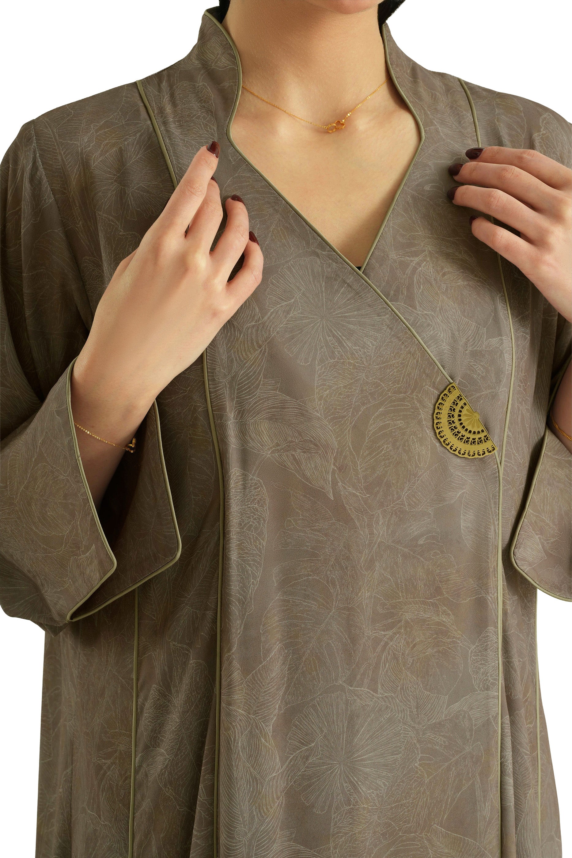 Visteria Sand - Mandarin Collar Printed Abaya