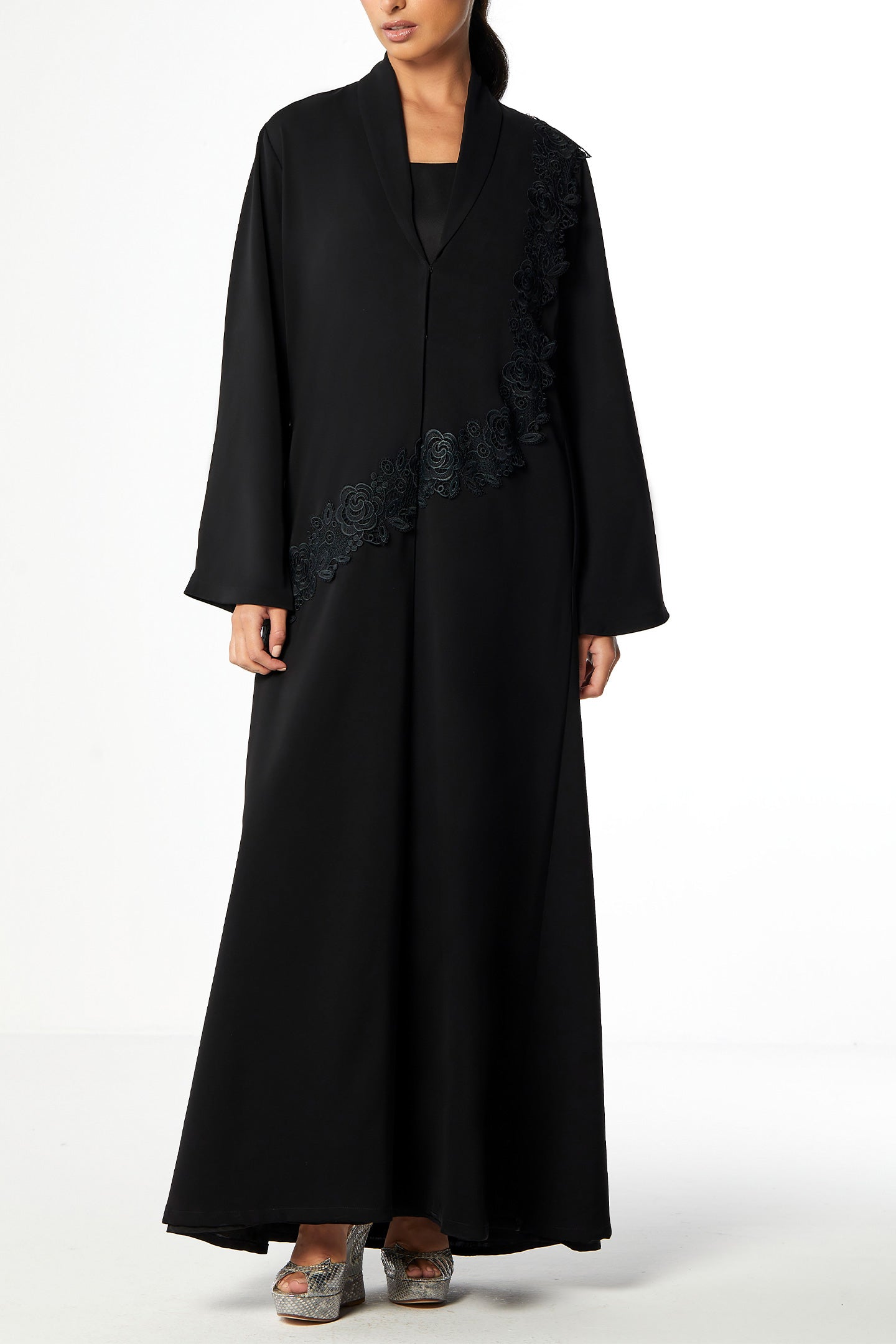 Volga Tar Abaya Set